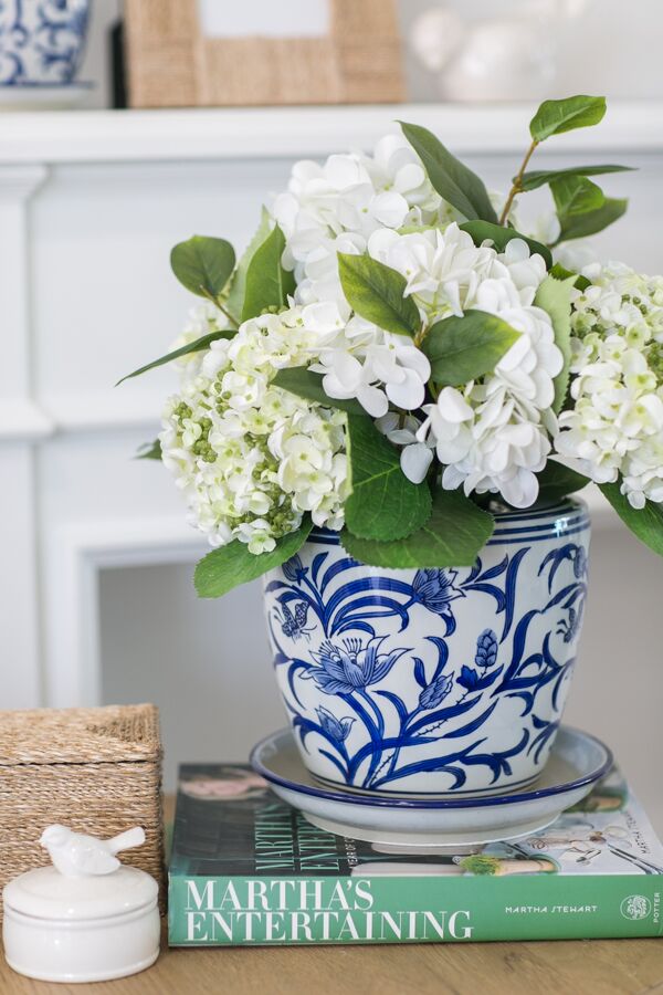 Our favourite Floral Accents for your Hamptons home