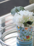 Planter Botanical Blue on tray with hydrangea