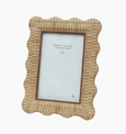 Natural rattan-style wavy photo frame for 4x6 inch photograph