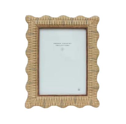 Natural rattan-style wavy photo frame for 5x7 inch photograph