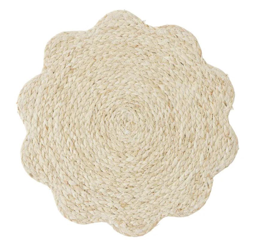Sonny Husk placemat woven from natural cornhusk with soft scalloped edge
