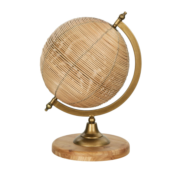 Sterling Globe Rattan & Wood – decorative natural rattan globe with brass-finished iron axis and wooden base, 21x21x33cm.
